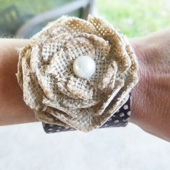 *$3 for $15* Cuff Bracelet Leather Strap Flower - Picture 2 of 8